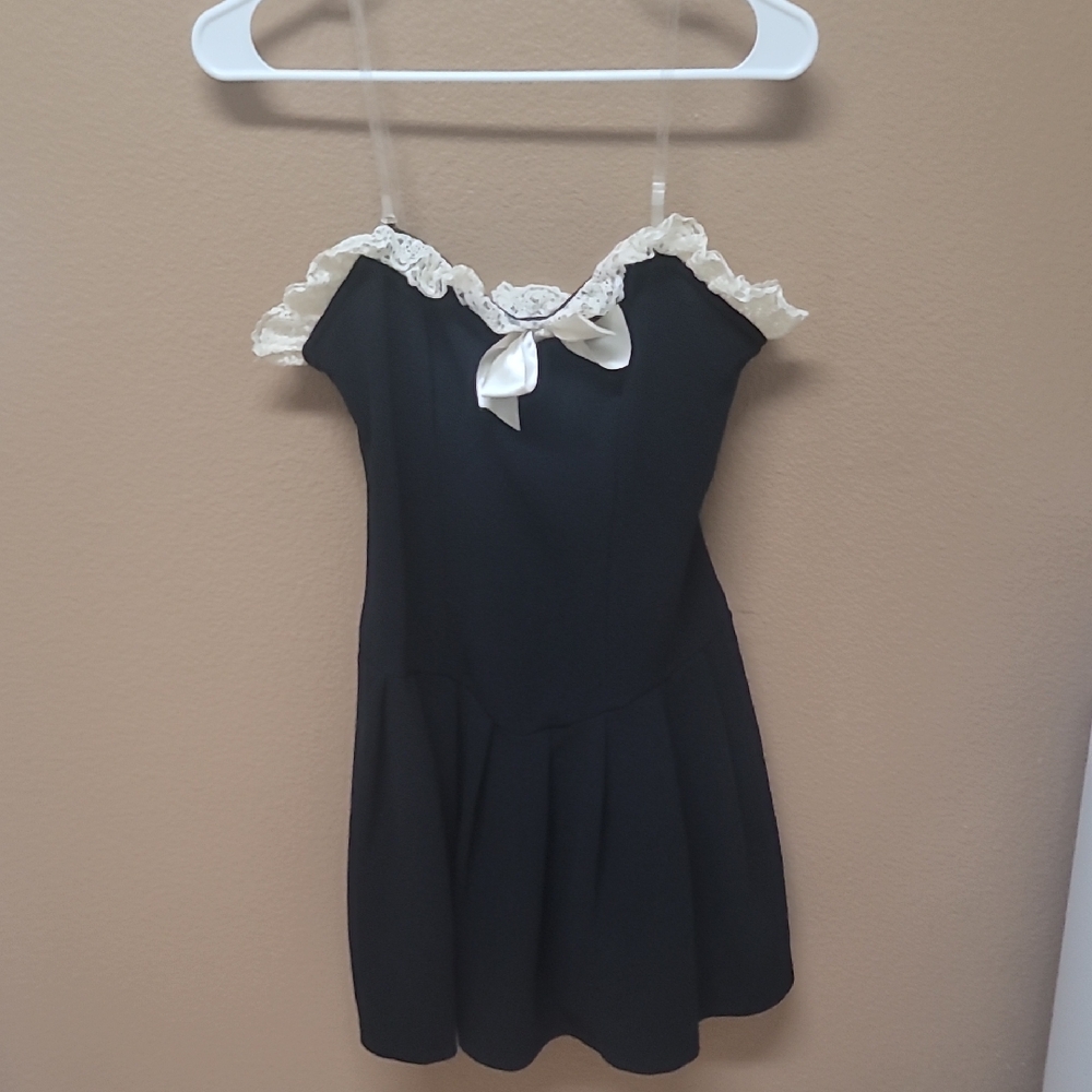 SHEIN Black Dress with Cream Accents 🖤